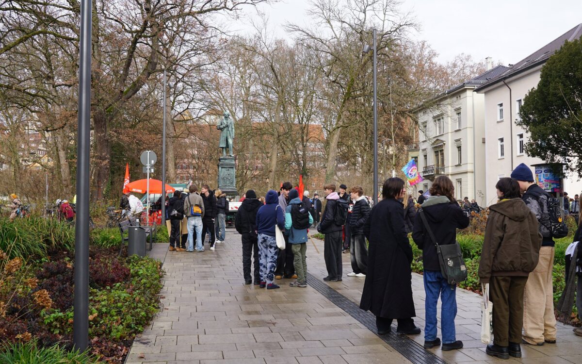 Archivbild: Schulstreik gegen Wehrpflicht in Tübingen, 5.12.2025 zu „Schulstreik gegen die Wehrpflicht“