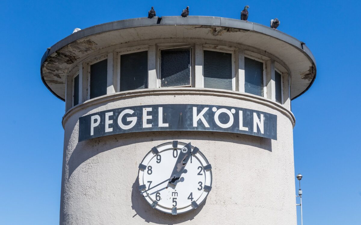 Archivbild zu „Rhein in Köln: 40 cm, neues Rekordtief“