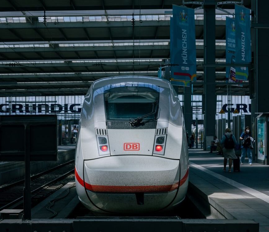 Symbolbild zu „Nur 52,4 % der Fernzüge pünktlich“