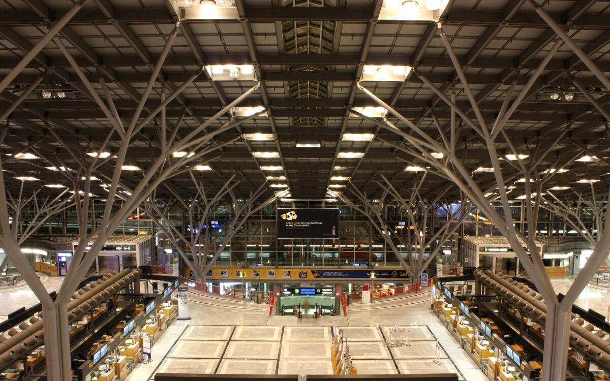 Archivbild zu „Flughafen Stuttgart geräumt, Flüge gestoppt“