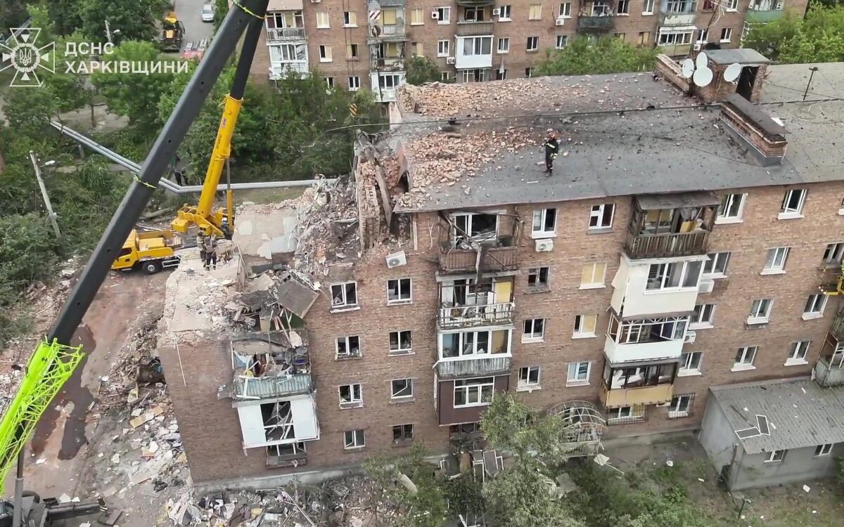 Archivbild zu „Charkiw: 3 Tote nahe Lebensmittelgeschäft“