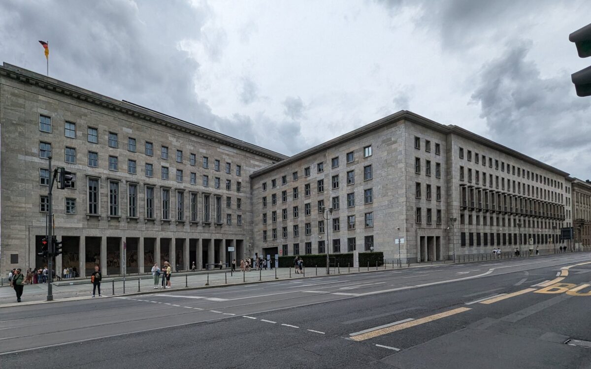 Archivbild zu „Tabaksteuer aus Versehen in Kraft“