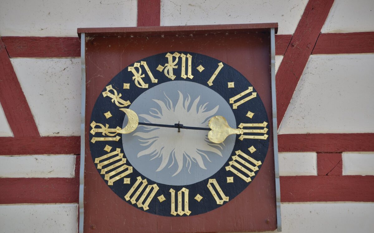 Archivbild zu „Sommerzeit endet: 2 Uhr gibt es zweimal“