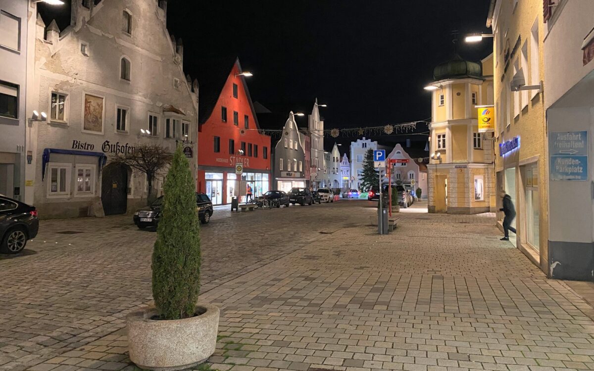 Archivbild 2023: Dingolfing, Bruckstraße zu „Dingolfing: Mann an Haustür erschossen“